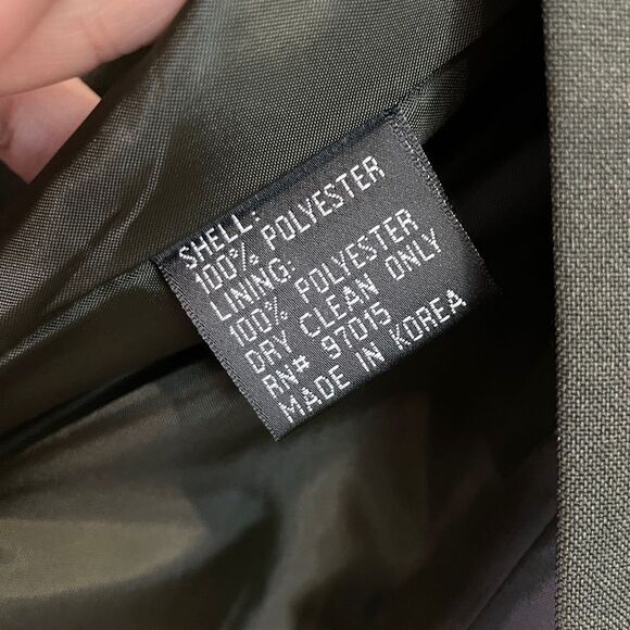 Larry Levine Classics Pant Suit Set With Long Blazer and Pleat Pants Size 10 - Picture 12 of 12